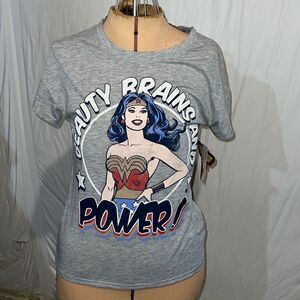 WONDER WOMAN tee. XS.  New with tags